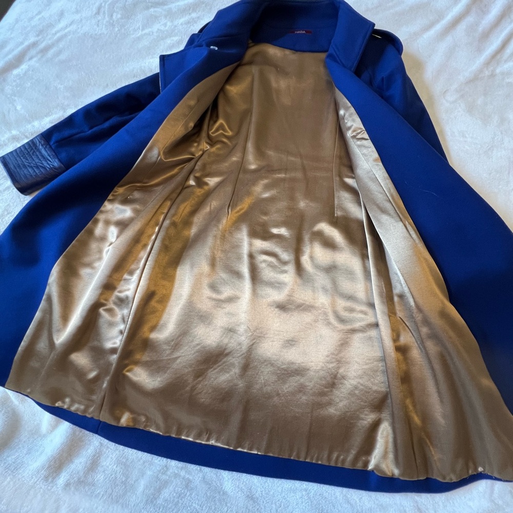 Gorgeous Sapphire Blue Designer Coat with Gold Lining - Picture 6 of 15